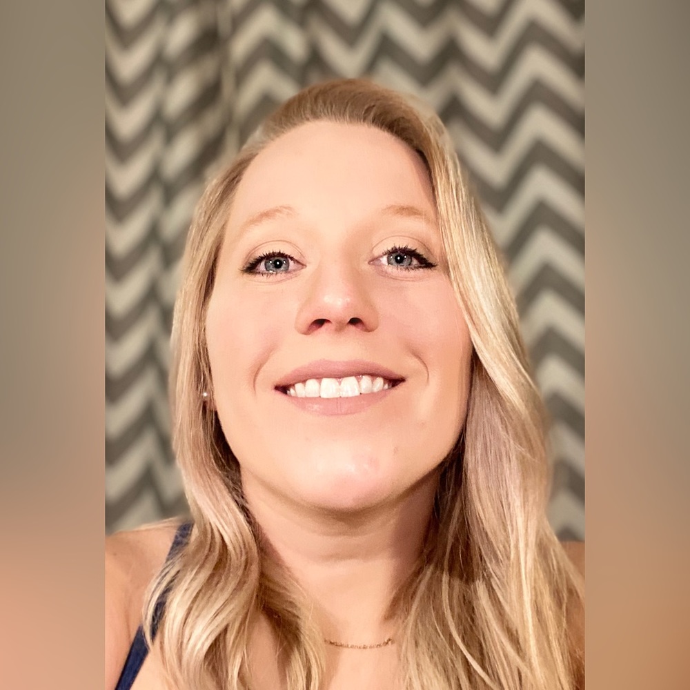 Meet your Posher, Desiree